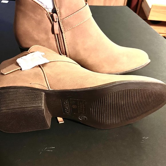 Size 8.5 ankle boots - Picture 4 of 5